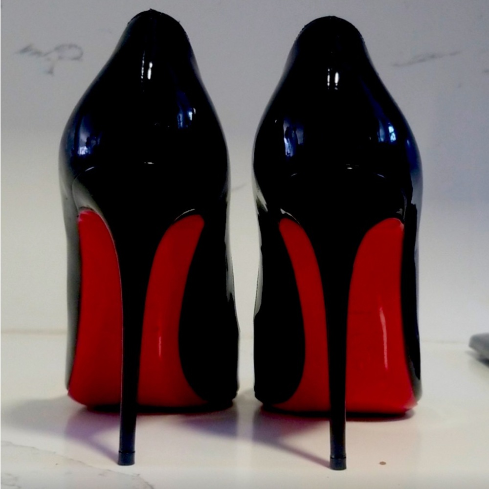 🤩✨Louboutin Dorissima Red Bottoms